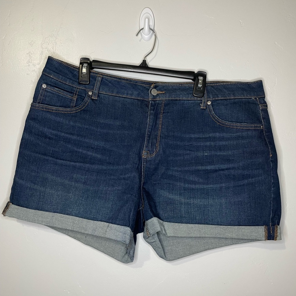 Mid Rise Demin Shorts